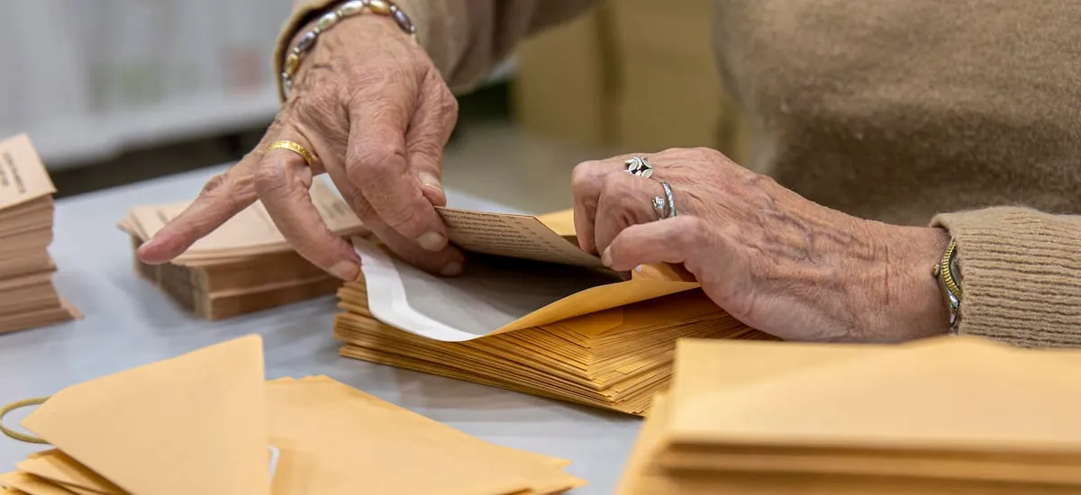 Es oficial | El Gobierno lanzará una nueva credencial para votar con QR y foto a color para evitar fraude electoral
