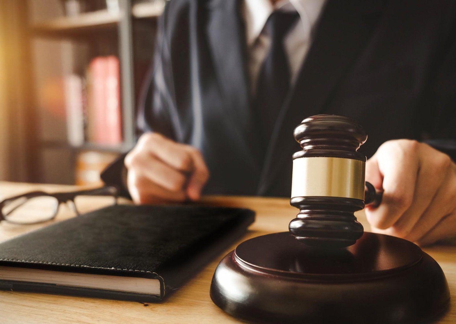 Deudores alimentarios: un tribunal de Rosario ordena cobrar la cuota a través de facturas de luz