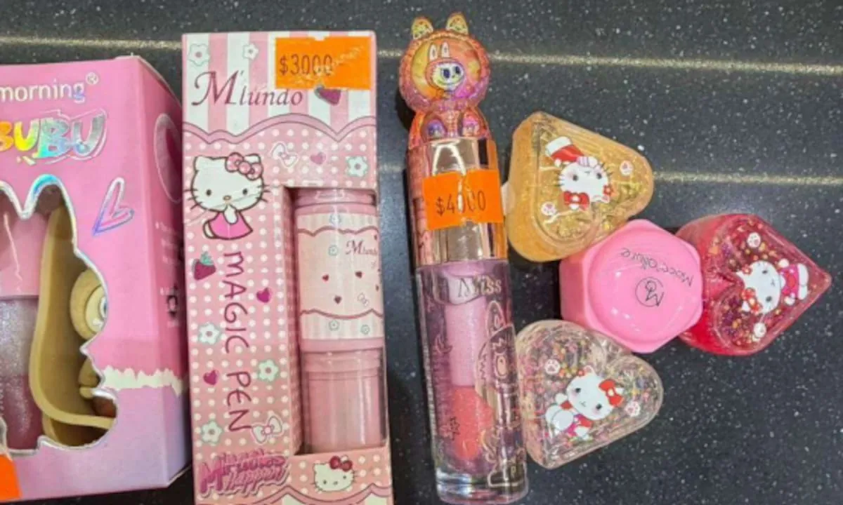 Anmat prohibió la venta de una serie de cosméticos para niños con la imagen de Hello Kitty y de Labubu