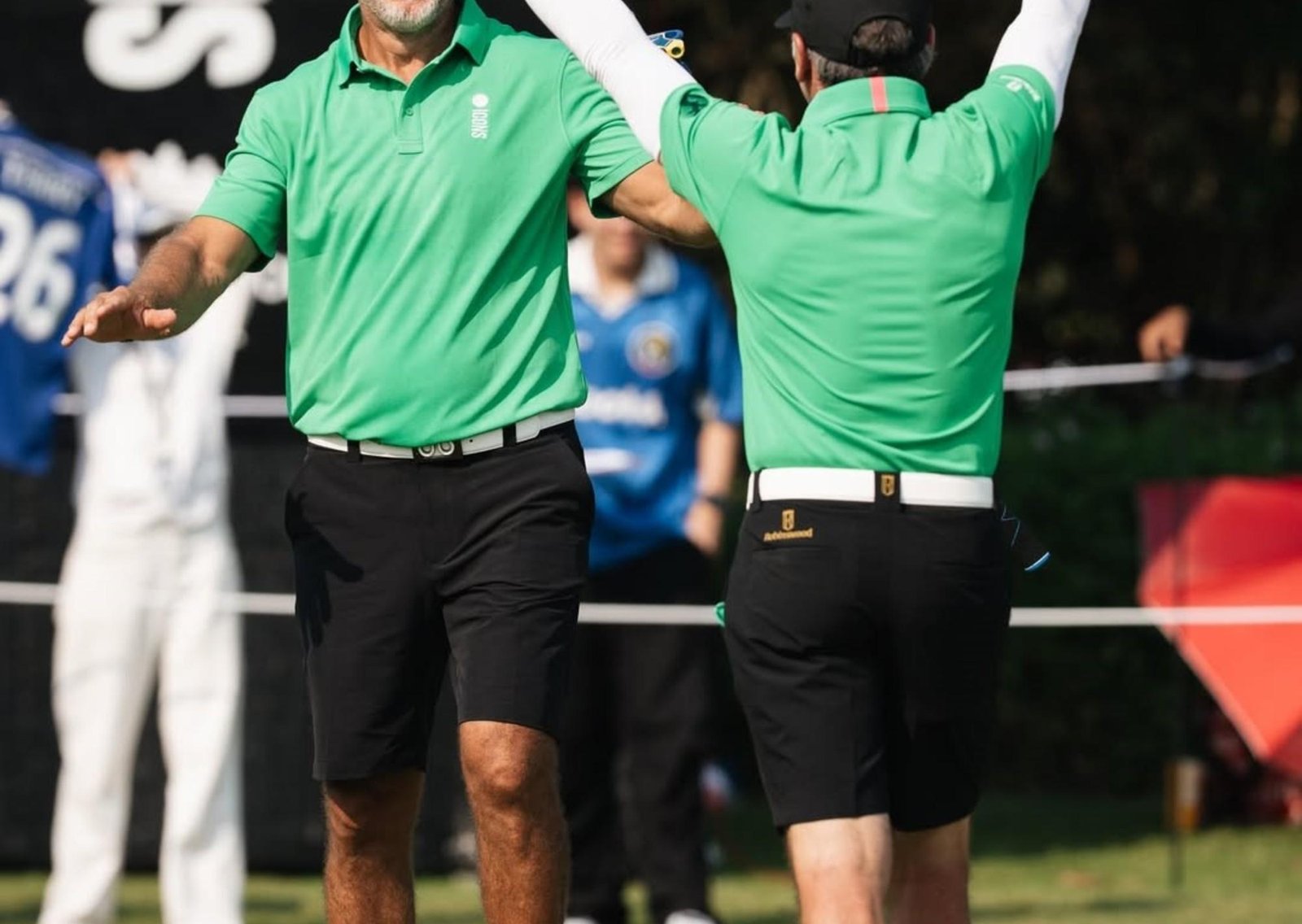 Gabriel Batistuta brilló en un torneo de golf de ex jugadores en Tailandia y casi emboca un hoyo en uno para llevarse 10 millones de dólares