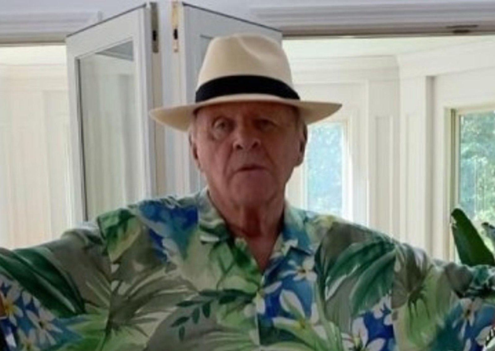 Cita del día de Anthony Hopkins: "No me importa lo que la gente diga o piense de mí. Soy quien soy y hago lo que hago, no espero nada y lo acepto todo. Y eso hace que la vida sea mucho más fácil"