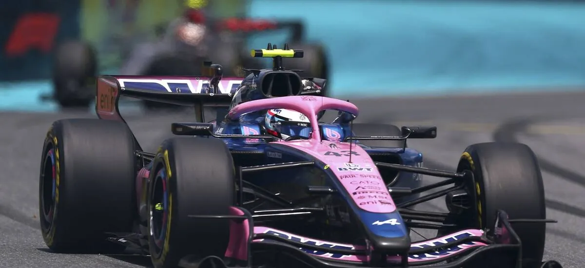 Colapinto quedó en el puesto 7° en el GP de Miami tras una sanción a Leclerc y coronó su mejor carrera del año
