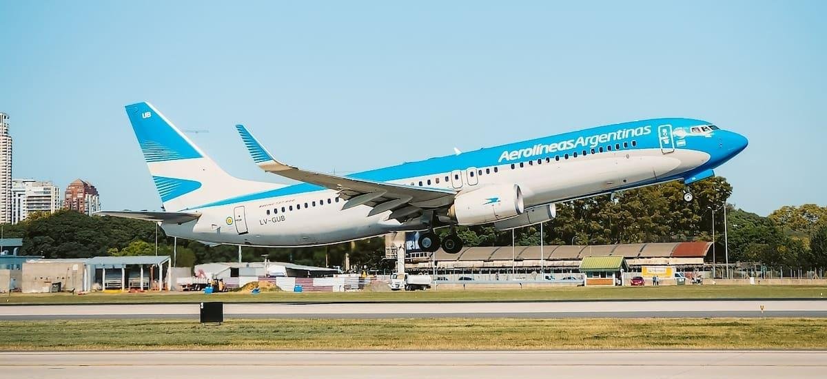 Nuevas reglas para viajes oficiales: el Gobierno pone en marcha dos restricciones para ahorrar recursos