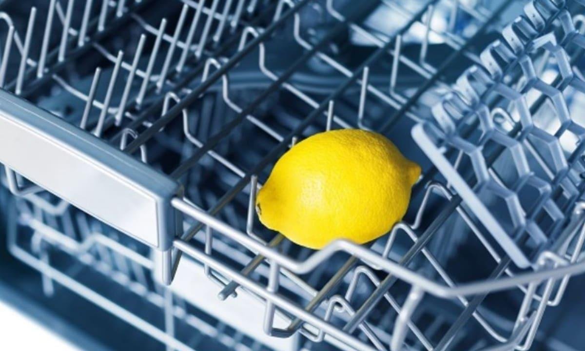 Por qué deberías poner medio limón en el lavavajillas cada vez que lo usas