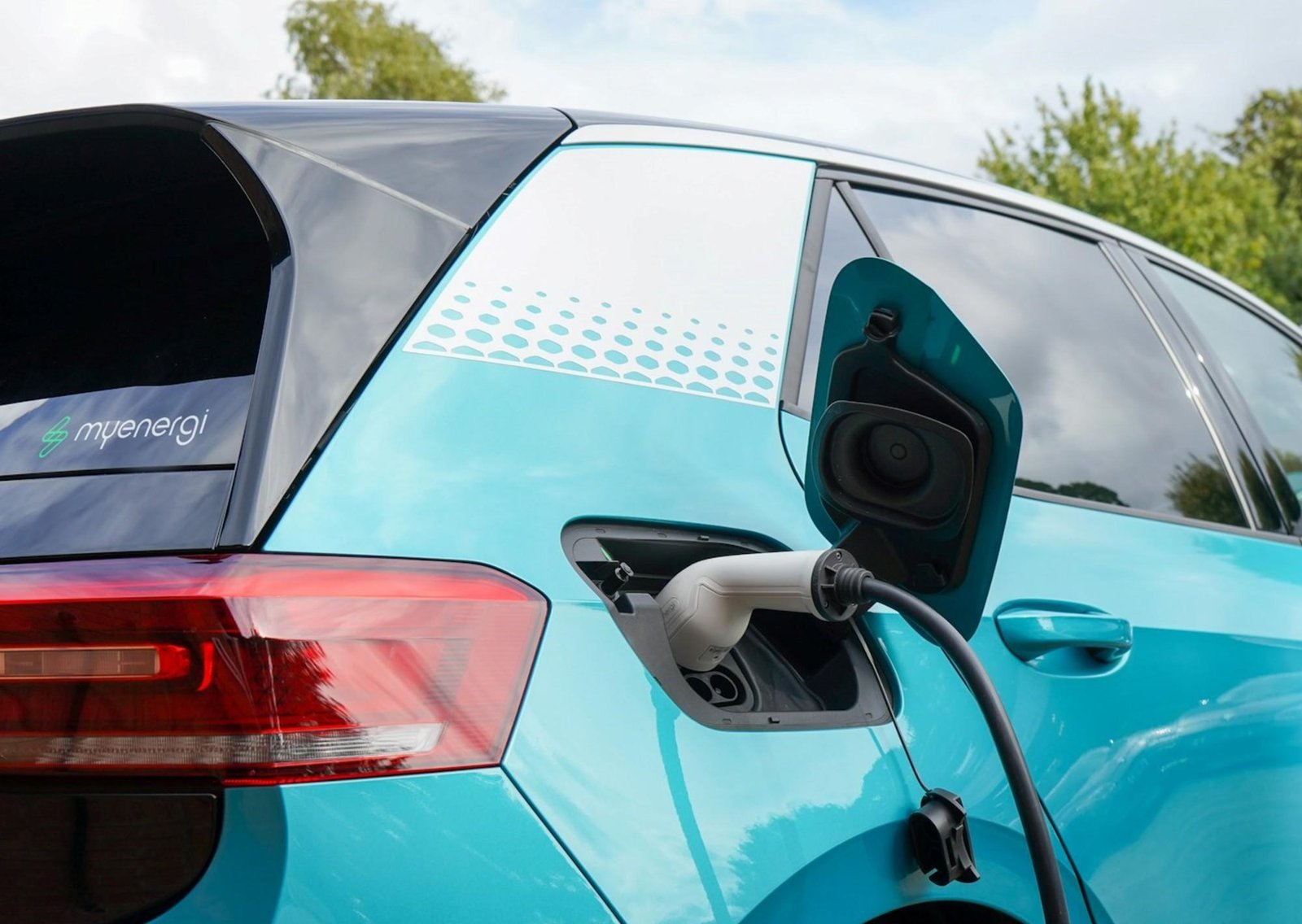 Marcha atrás con el aumento de patentes en la Ciudad: por cuánto tiempo los autos híbridos y eléctricos no pagarán el impuesto