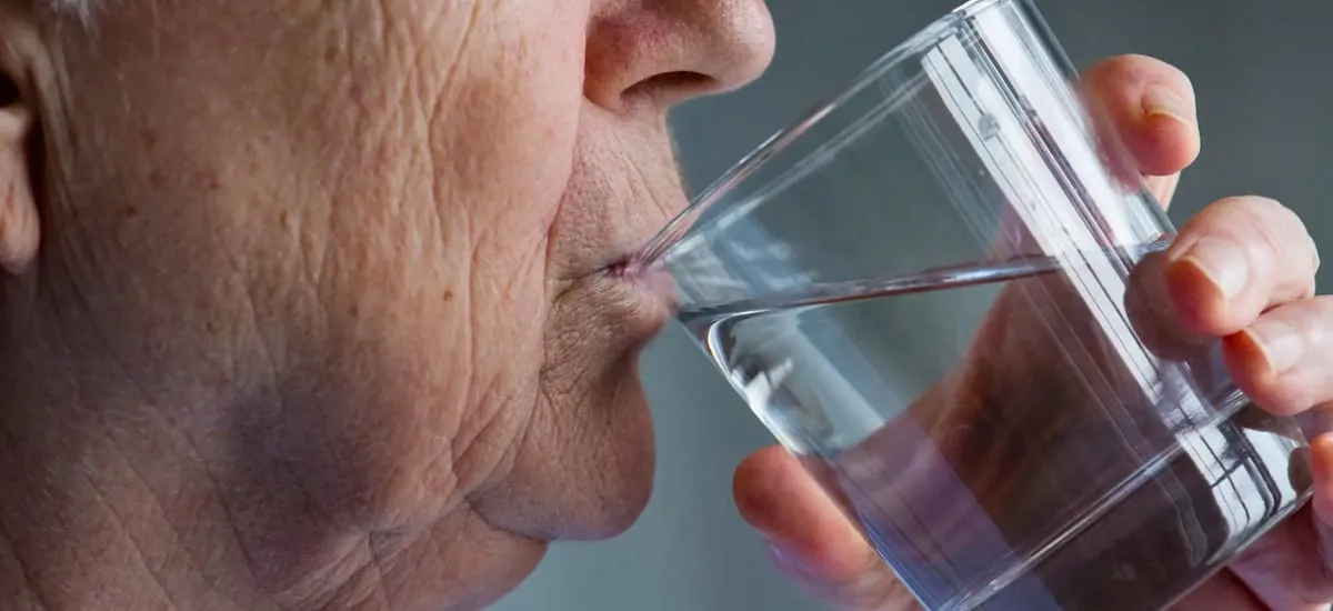 “El agua de la canilla se puede tomar, es potable”, dijo el ministro de Ambiente