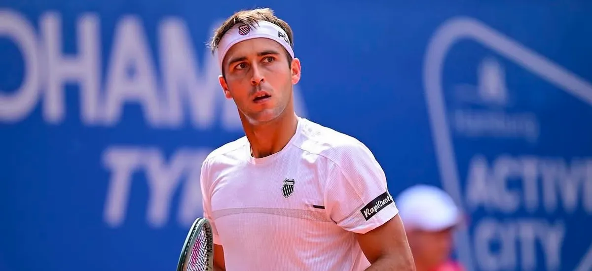 Cuatro argentinos avanzaron a cuartos de final en Kitzbühel y Estoril: triunfos de Etcheverry, Navone, Báez y Burruchaga