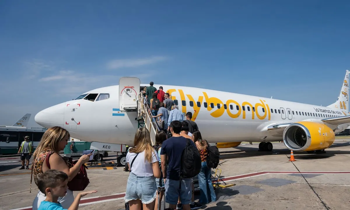 La crisis de Flybondi le costó 10 puntos de mercado y aceleró el avance de Aerolíneas Argentinas en cabotaje