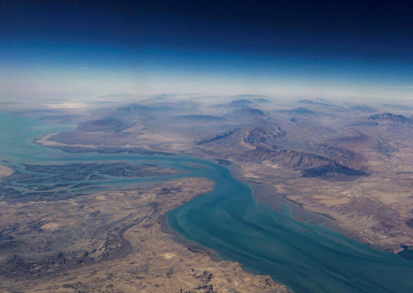 ¿Quién gana con el cierre del Estrecho de Ormuz? Rusia puede aumentar sus ingresos petroleros mientras la guerra con Irán interrumpe un paso clave