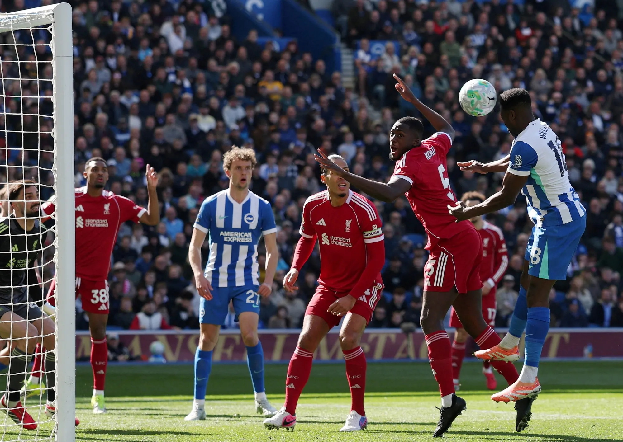 Premier League: Liverpool de Alexis Mac Allister tropezó ante Brighton y se aleja de los puestos de Champions