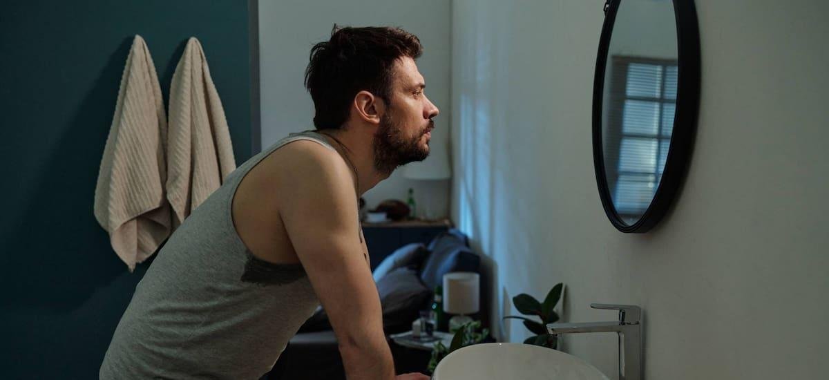 Depresión y masculinidad: los 4 síntomas que debes identificar antes de que sea demasiado tarde