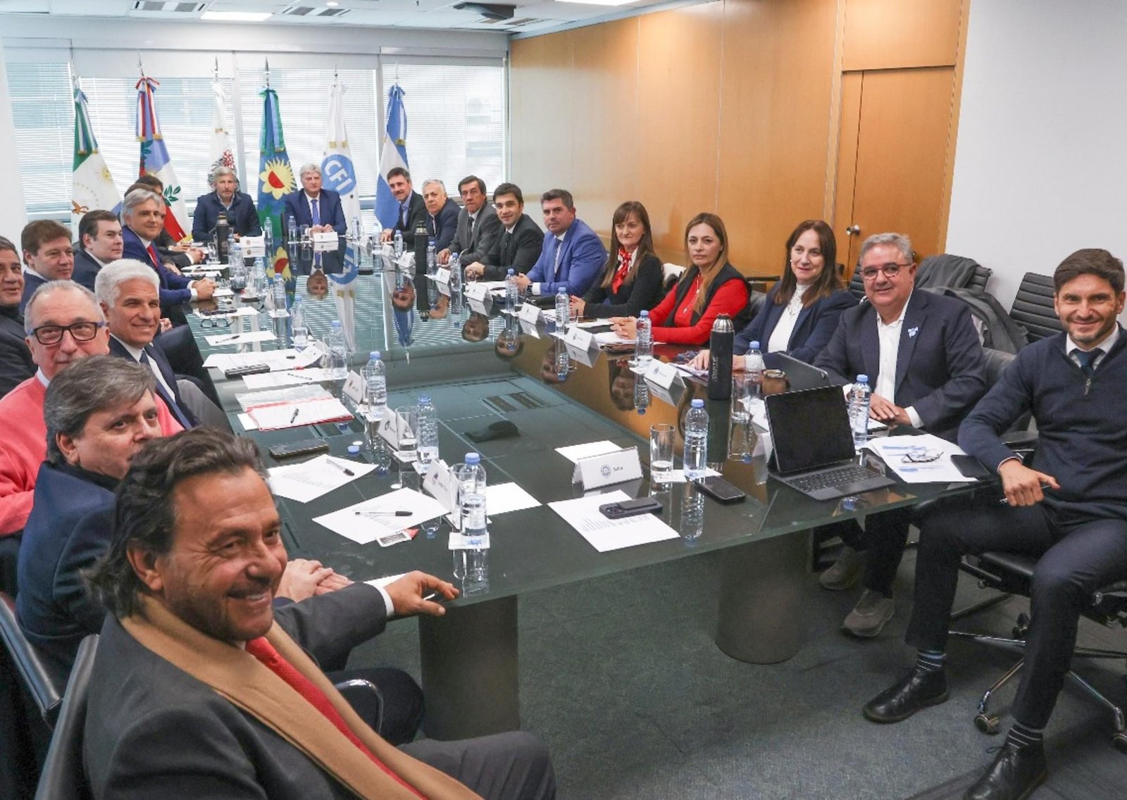 Reforma laboral: el Gobierno apuesta a desinflar la cumbre que planean los gobernadores para presionar por Ganancias