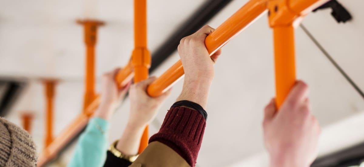 Se acabó viajar parado: el Metrobús no dejará ir de pie en estas unidades y habrá multas para los infractores