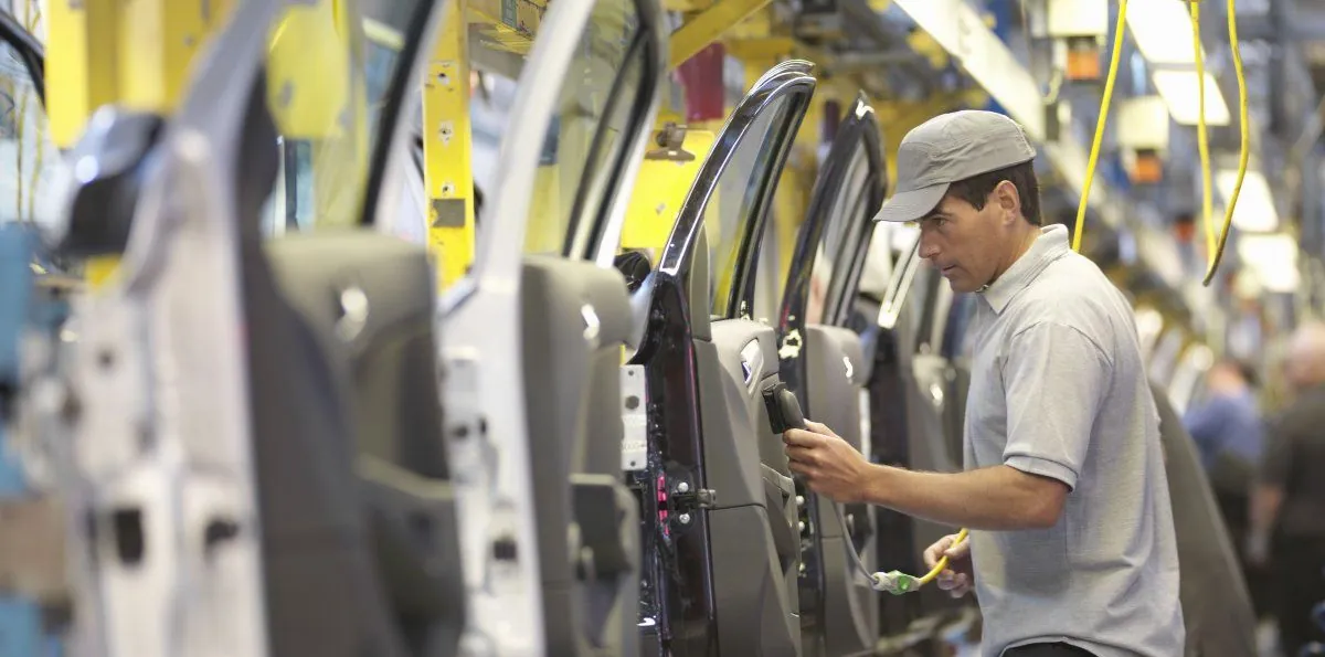 Guerra, petróleo y autos: economistas alertan sobre encarecimiento de la logística y de los 0KM en la Argentina