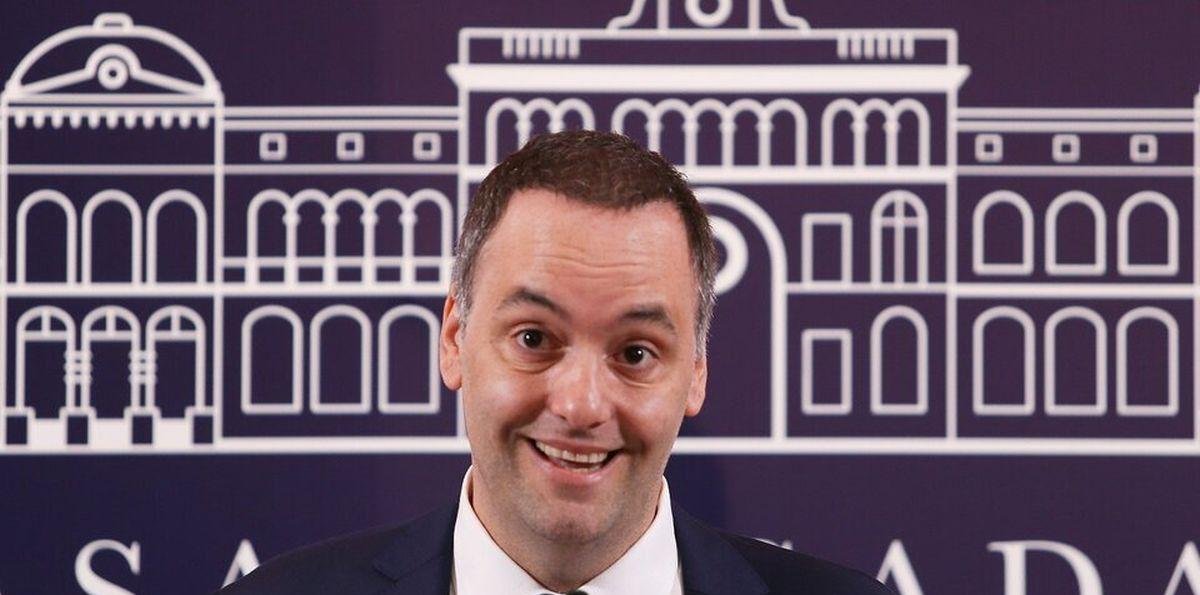 Manuel Adorni redobló la polémica por la ropa importada tras los dichos de Luis Caputo: “Explicame dónde se pierden puestos de trabajo”