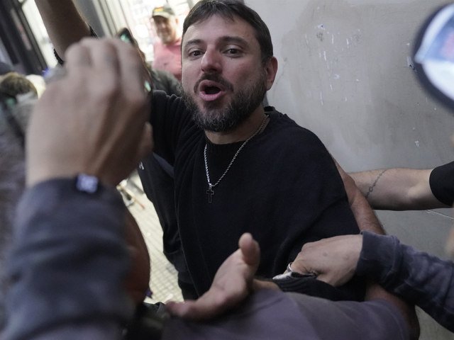 вЂњEl jarrГіn chino de la internaвЂќ: Grabois, en el centro de las quejas del PJ tras la pelea con La CГЎmpora en Quilmes