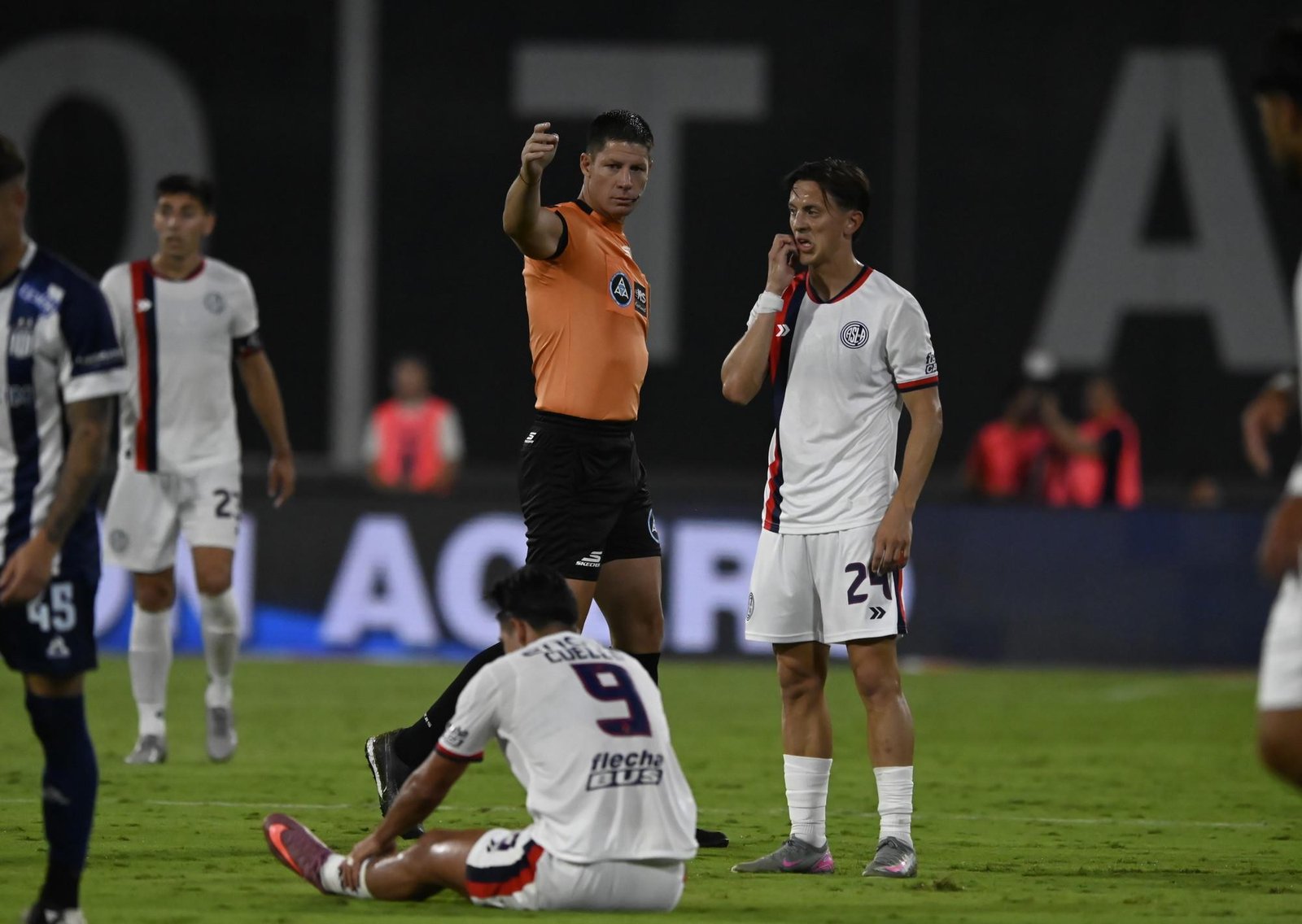 San Lorenzo hizo su negocio en Córdoba: mereció perderlo y pudo ganarlo pero le sacó un empate a Talleres que le permite seguir sumando