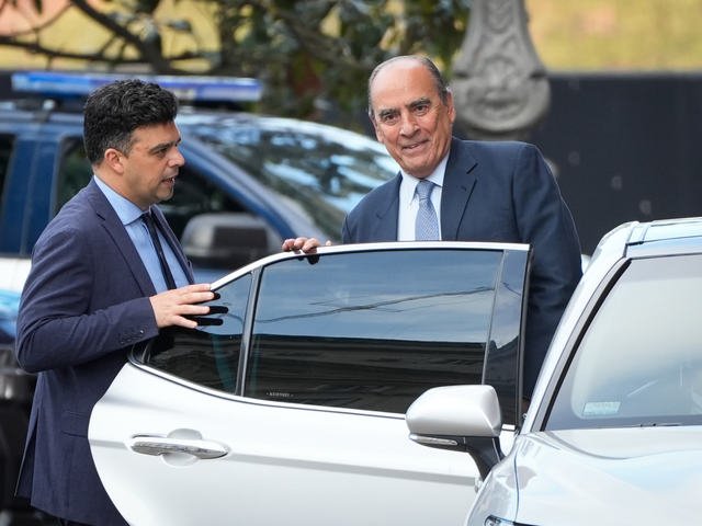 Guillermo Francos revelГі que presentГі su renuncia porque veГ­a que a Milei вЂњle estaba costandoвЂќ pedirle su salida y hablГі de presiones