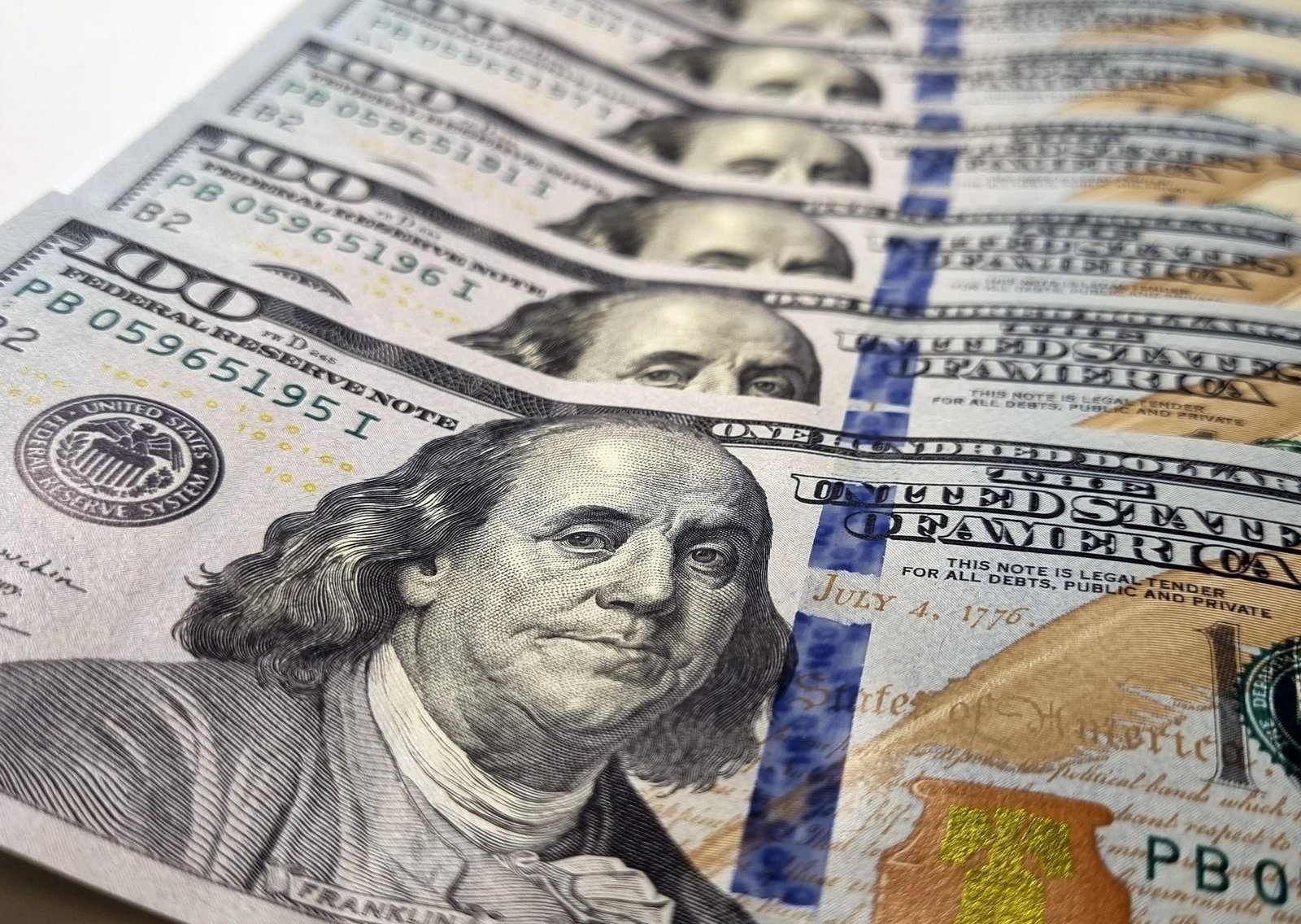 Dólar "controlado": el Tesoro habría intervenido en el mercado de cambios para evitar una mayor suba