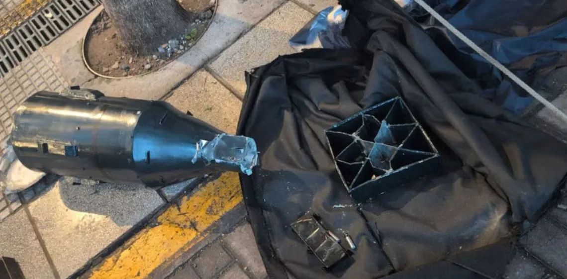 Dejaron una réplica de bomba en Tribunales, a metros del Teatro Colón: fuerte operativo policial en la zona